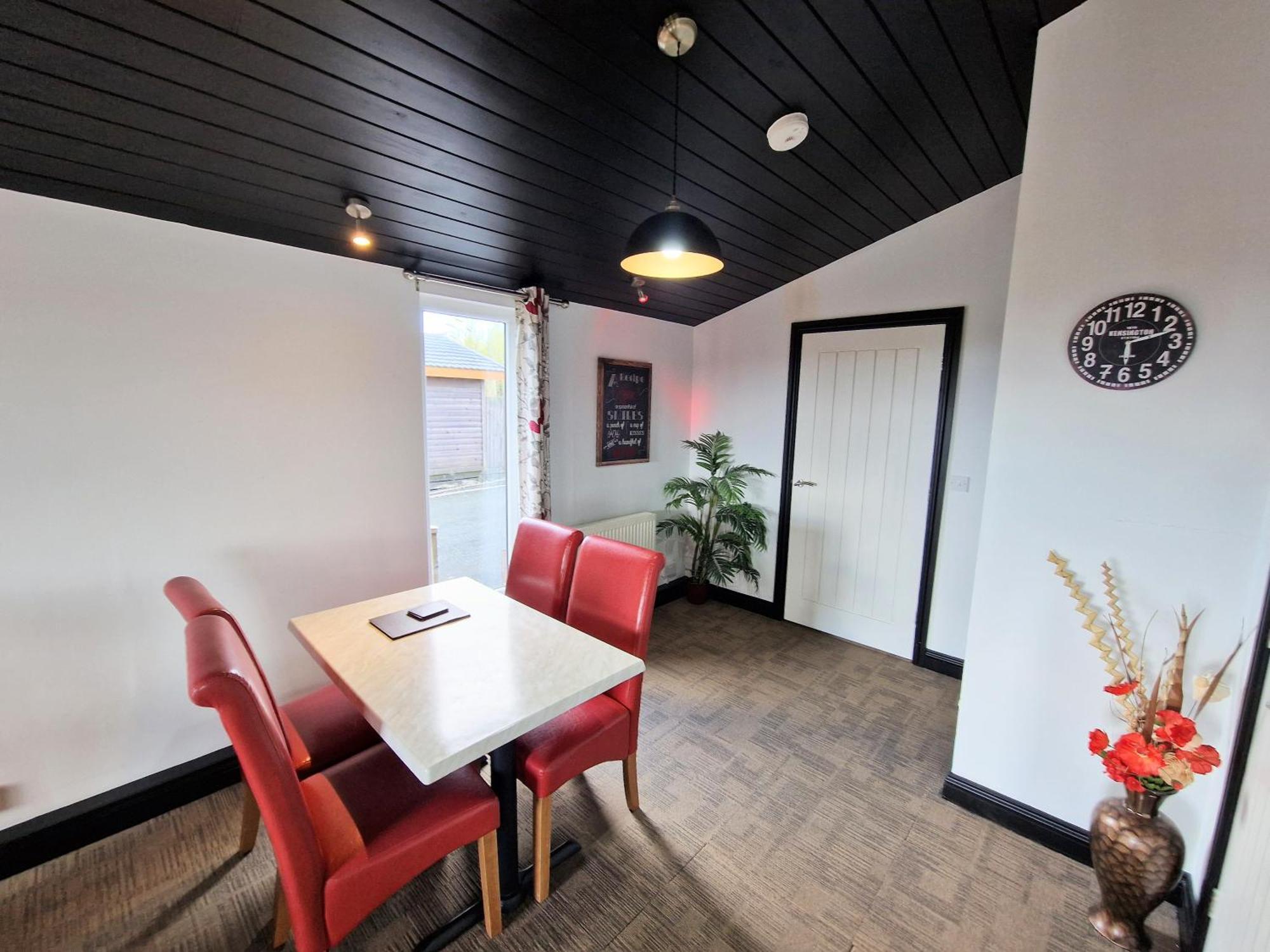Ochil 9 With Private Hot Tub - Fife - Loch Leven - Lomond Hills - Pet Friendly Kelty Exterior foto